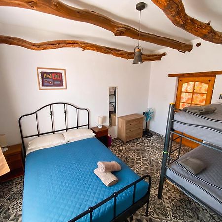 Rey Lagarto Hostel ซานเปโดร เด อาตากามา ภายนอก รูปภาพ